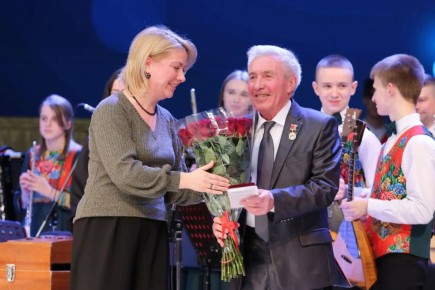 Дирижёру детского оркестра «Московия» вручён Знак главы Долгопрудного «За трудовое отличие»