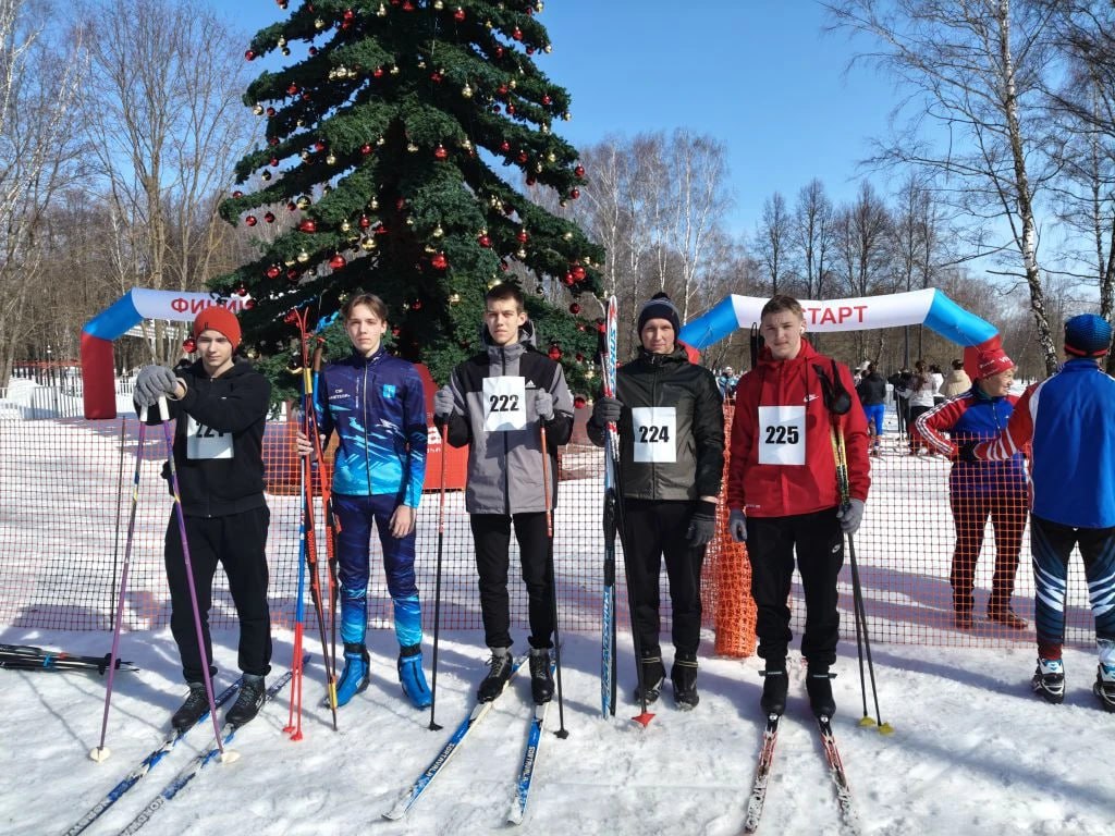 Звонкий детский смех, скрип лыж по насту, команды судей на старте и поддержка зрителей — так в парке 50-летия Октября прошел спортивный праздник «Коломенская лыжня-2026» Звонкий детский смех, скрип лыж по насту, команды судей на старте и поддержка зрителей — так в парке 50-летия Октября прошел спортивный праздник «Коломенская лыжня-2026»