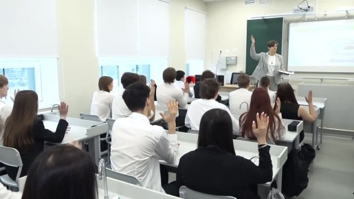 Андрей Иванов: В Одинцовской гимназии № 11 прошёл классный час из цикла «Разговоры о важном»