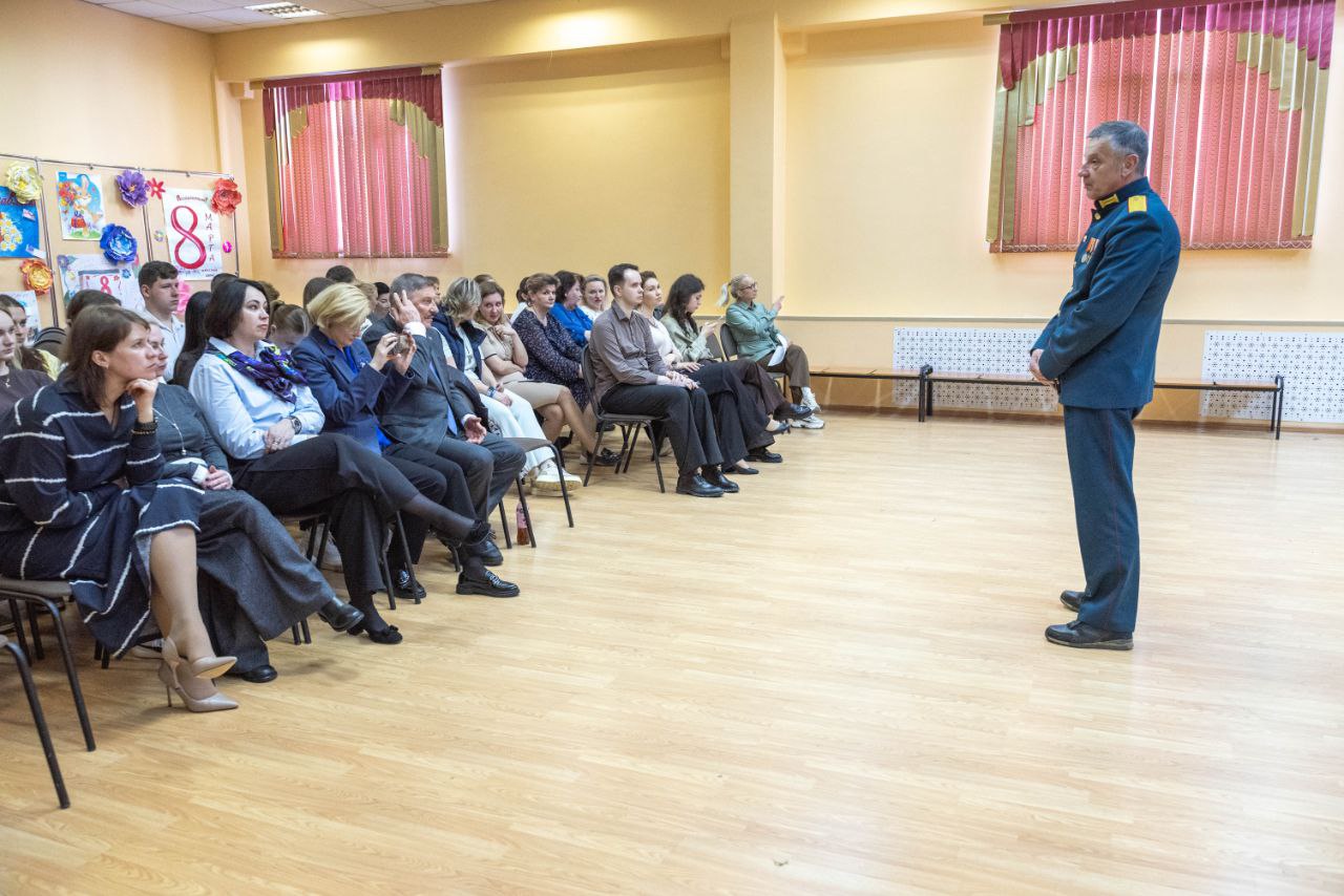 Реутовчане отпраздновали 55-летие фильма «Офицеры» Реутовчане отпраздновали 55-летие фильма «Офицеры»