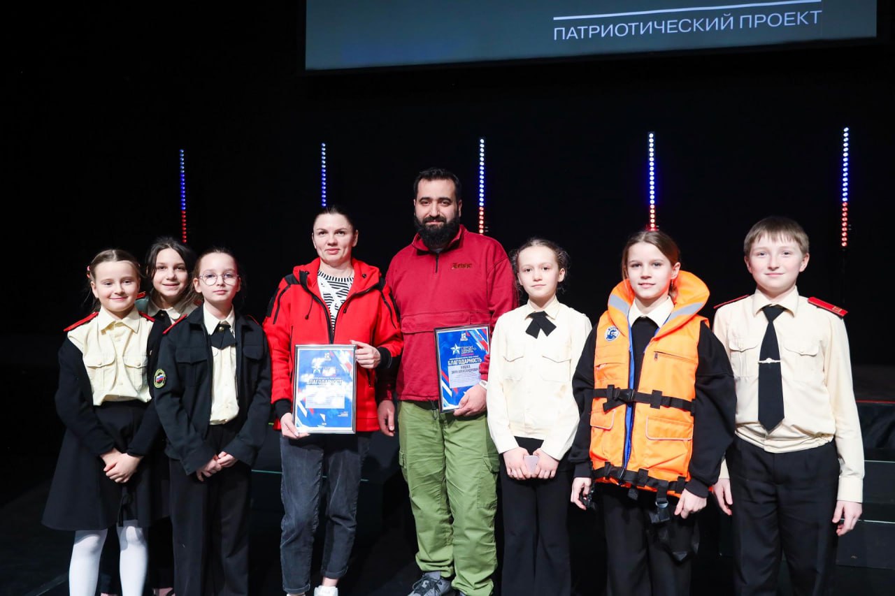 В ДК «Победа» в рамках проекта «Герои нашего двора» ученики кадетских классов встретились с уникальными гостями В ДК «Победа» в рамках проекта «Герои нашего двора» ученики кадетских классов встретились с уникальными гостями