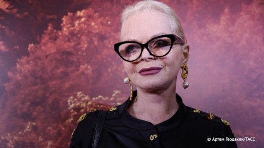 Долина подала иск о возмещении 176 млн рублей к курьеру мошенников Цырульниковой, забравшей у нее деньги, и другим фигурантам дела