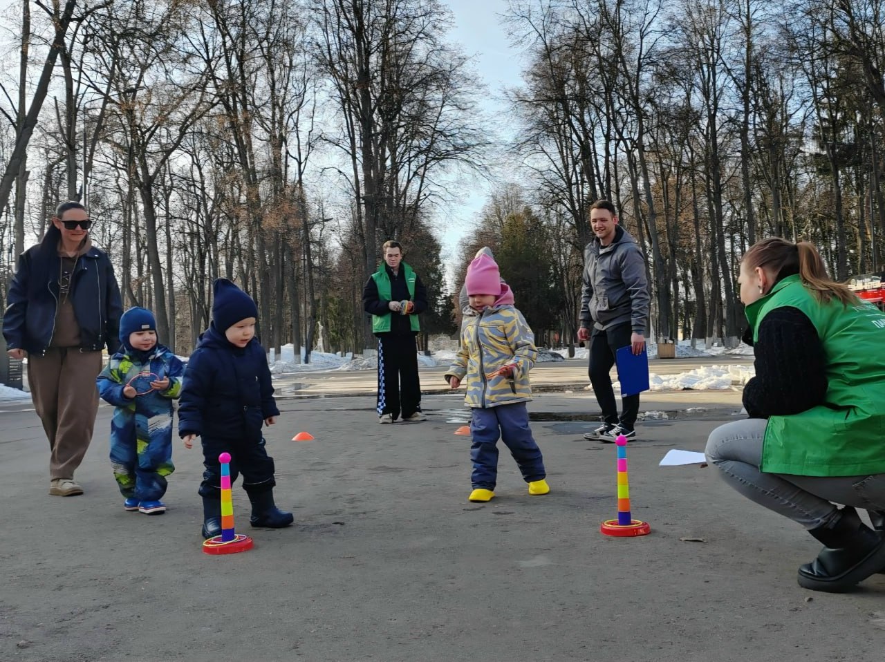 Парки Городского округа Коломна приглашают маленьких и взрослых провести время на свежем воздухе – активно, весело и с пользой Парки Городского округа Коломна приглашают маленьких и взрослых провести время на свежем воздухе – активно, весело и с пользой