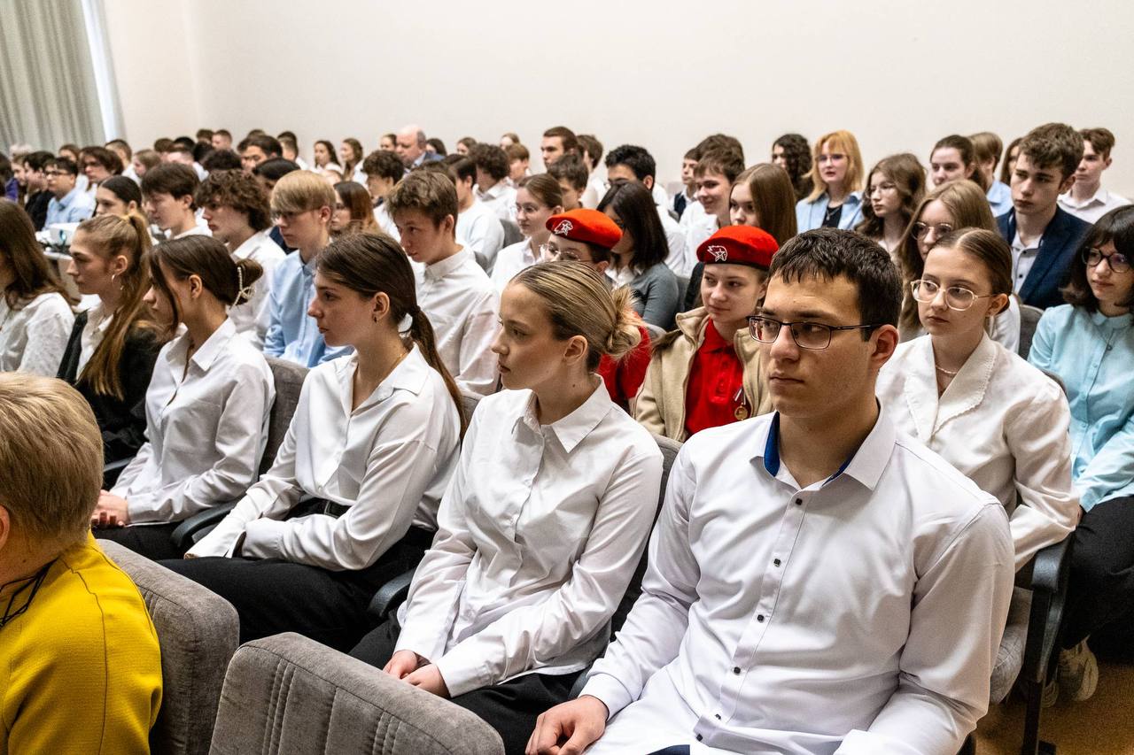 Сегодня в Домодедово состоялись «Разговоры о важном» Сегодня в Домодедово состоялись «Разговоры о важном»