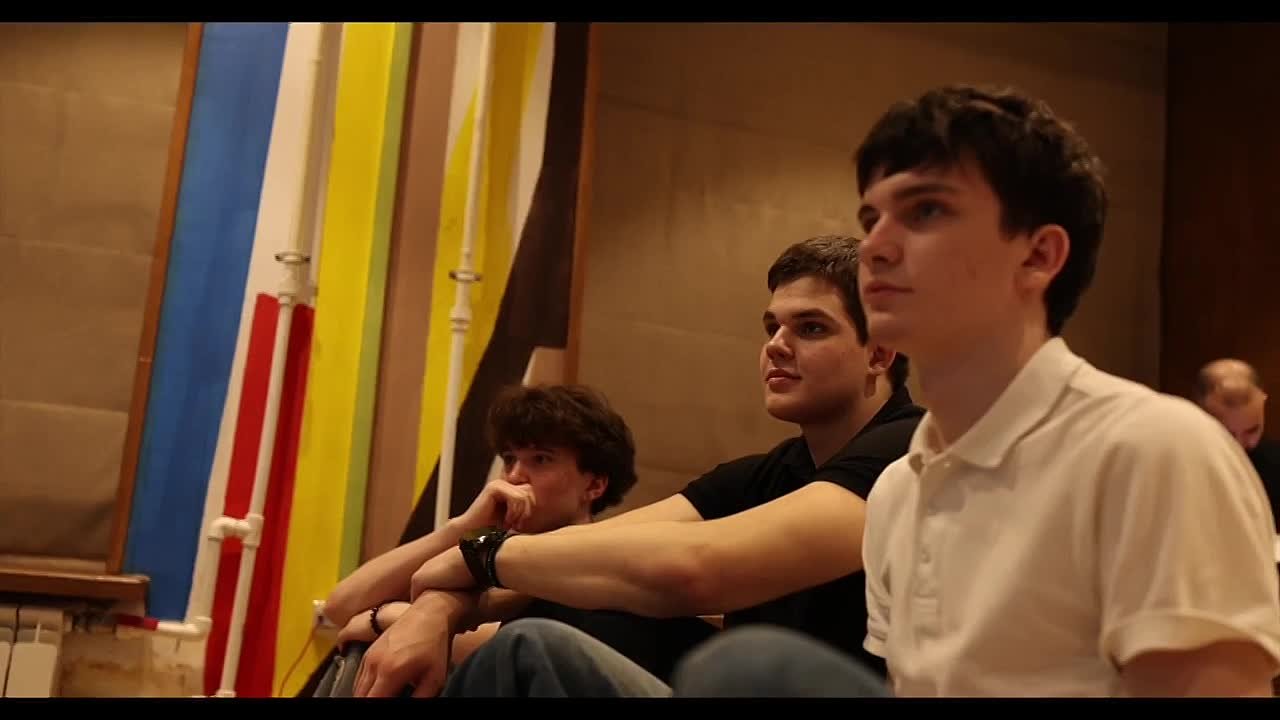 В «Точке притяжения» города Пушкино прошел «Диалог на равных» с новым директором центра - Максимом Владимировичем Волгиным, который также является главным тренером клуба смешанных единоборств «Братство»