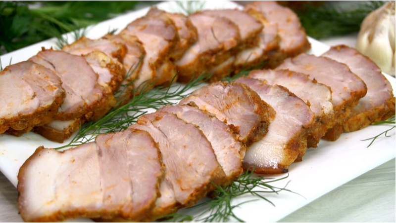 Как приготовить ароматную мясную нарезку для завтраков