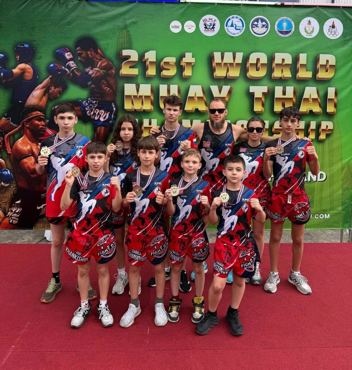 Юные спортсмены Долгопрудного с триумфом возвращаются с Чемпионата мира по муай-тай