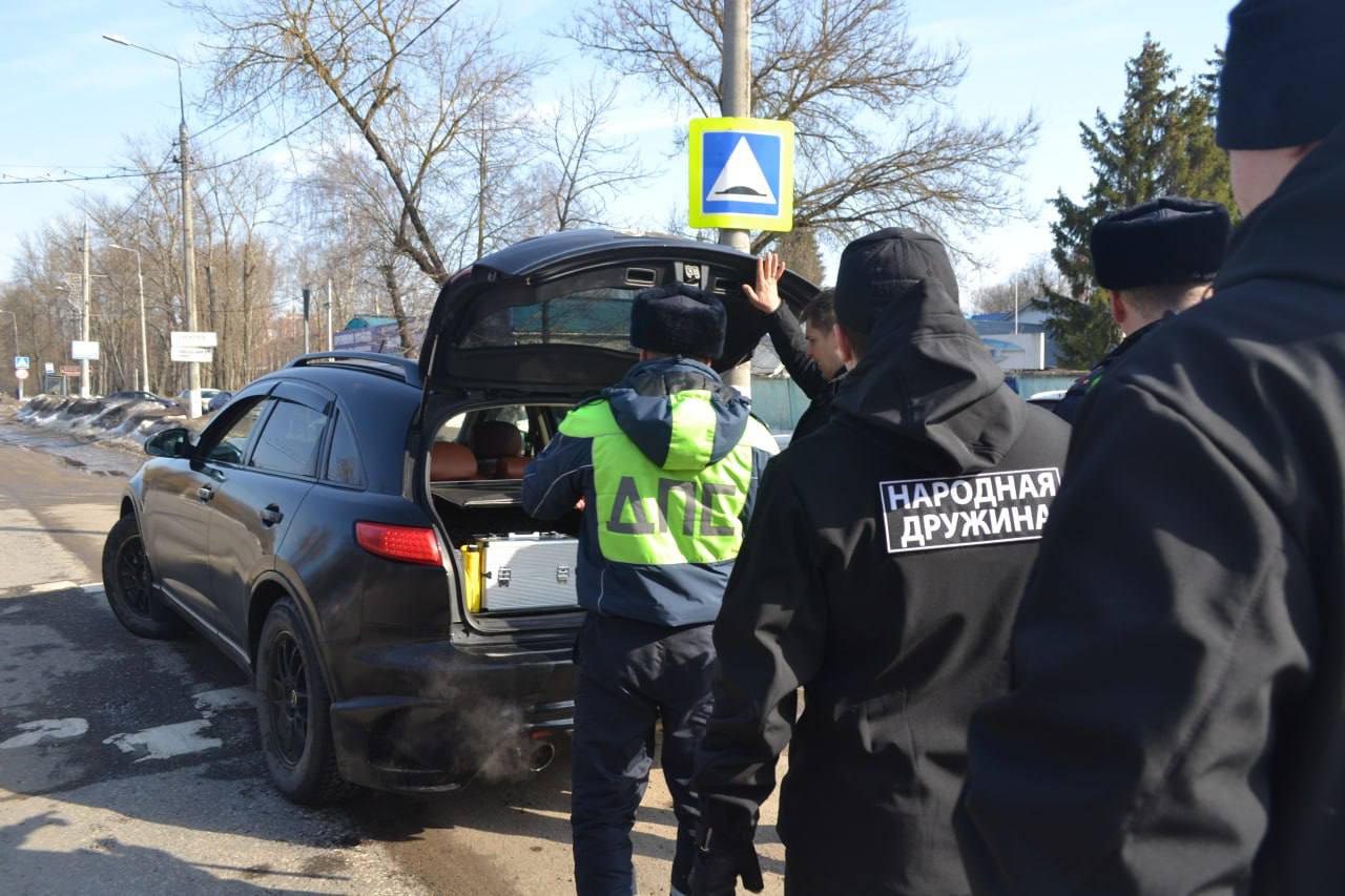 В Чехове автоинспекторы и представители народной дружины провели масштабную проверку на одном из оживленных участков дорог В Чехове автоинспекторы и представители народной дружины провели масштабную проверку на одном из оживленных участков дорог