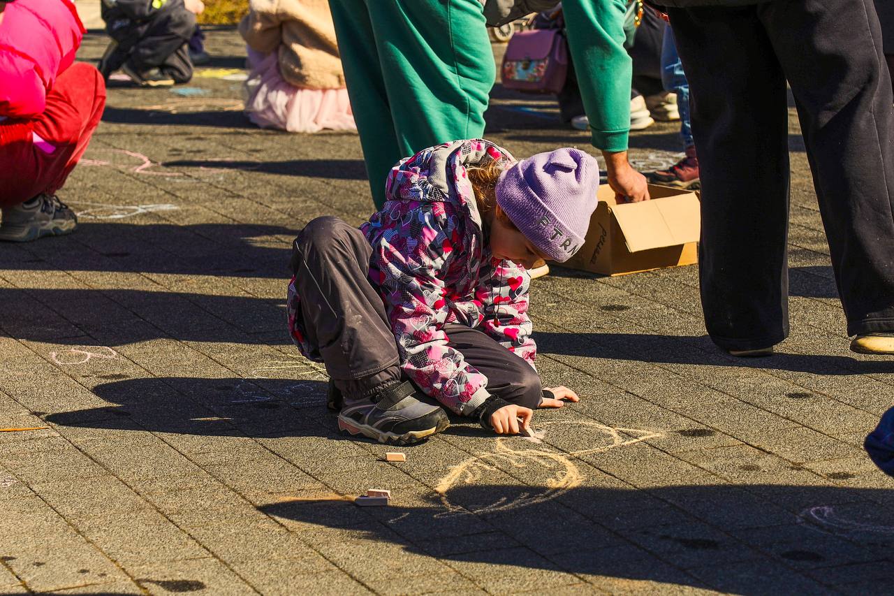 Юлия Купецкая: Экодень в Парке Мира!. Стать настоящими друзьями с окружающей природой, создать эко-кормушку, увидеть знакомых сказочных персонажей и просто интересно провести время — все это можно было сделать на... Юлия Купецкая: Экодень в Парке Мира!. Стать настоящими друзьями с окружающей природой, создать эко-кормушку, увидеть знакомых сказочных персонажей и просто интересно провести время — все это можно было сделать на...