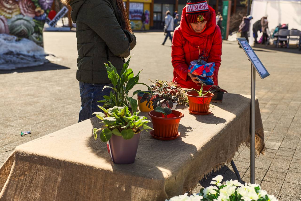 Юлия Купецкая: Экодень в Парке Мира!. Стать настоящими друзьями с окружающей природой, создать эко-кормушку, увидеть знакомых сказочных персонажей и просто интересно провести время — все это можно было сделать на... Юлия Купецкая: Экодень в Парке Мира!. Стать настоящими друзьями с окружающей природой, создать эко-кормушку, увидеть знакомых сказочных персонажей и просто интересно провести время — все это можно было сделать на...
