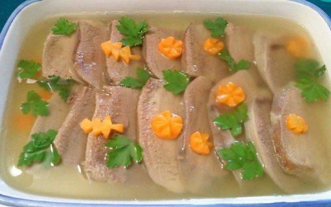 Заливное из говяжьего языка: вкусные рецепты для праздника