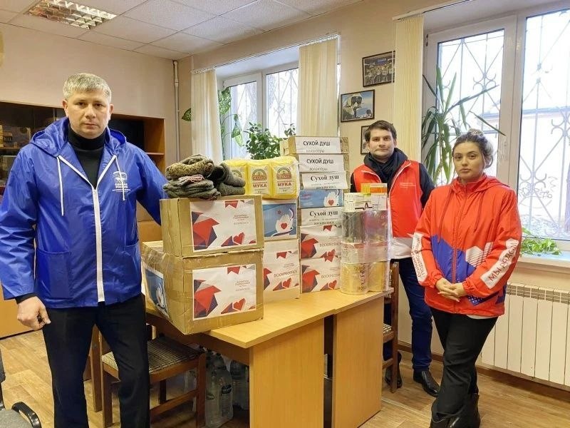 Волонтеры и специалисты молодежного центра «Олимпиец» передали очередную партию собранной гуманитарной помощи в Центр поддержки участников СВО и их семей, подтверждая, что помощь тем, кто защищает нашу Родину – это не...