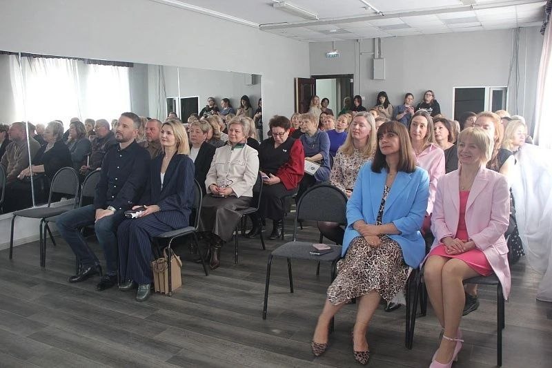 20 лет назад на базе Дома культуры «Русь» был создан Центр культуры и досуга «Москворецкий» 20 лет назад на базе Дома культуры «Русь» был создан Центр культуры и досуга «Москворецкий»