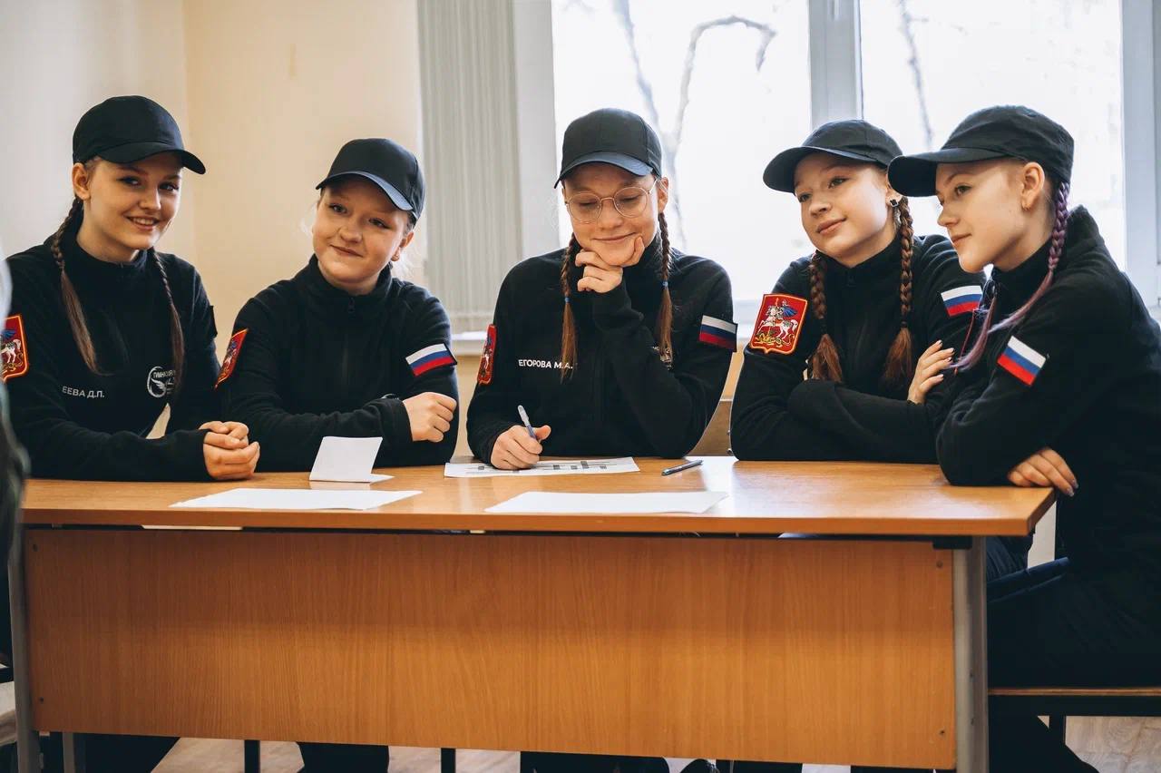 В центре «Романтик» прошли межмуниципальные соревнования «Девушки в погонах» В центре «Романтик» прошли межмуниципальные соревнования «Девушки в погонах»