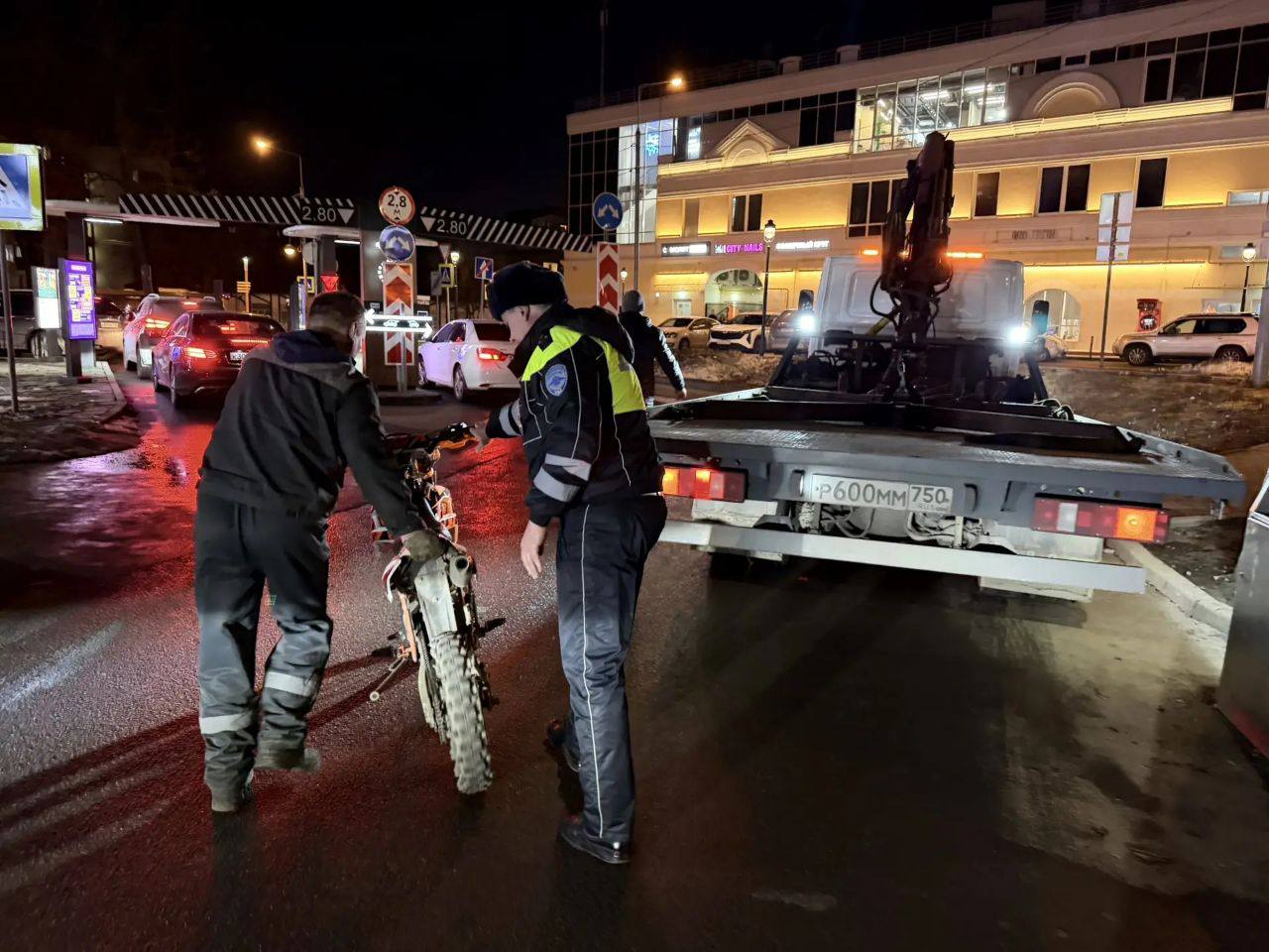 В Подмосковье стартовали рейды по контролю за внедорожной мототехникой В Подмосковье стартовали рейды по контролю за внедорожной мототехникой
