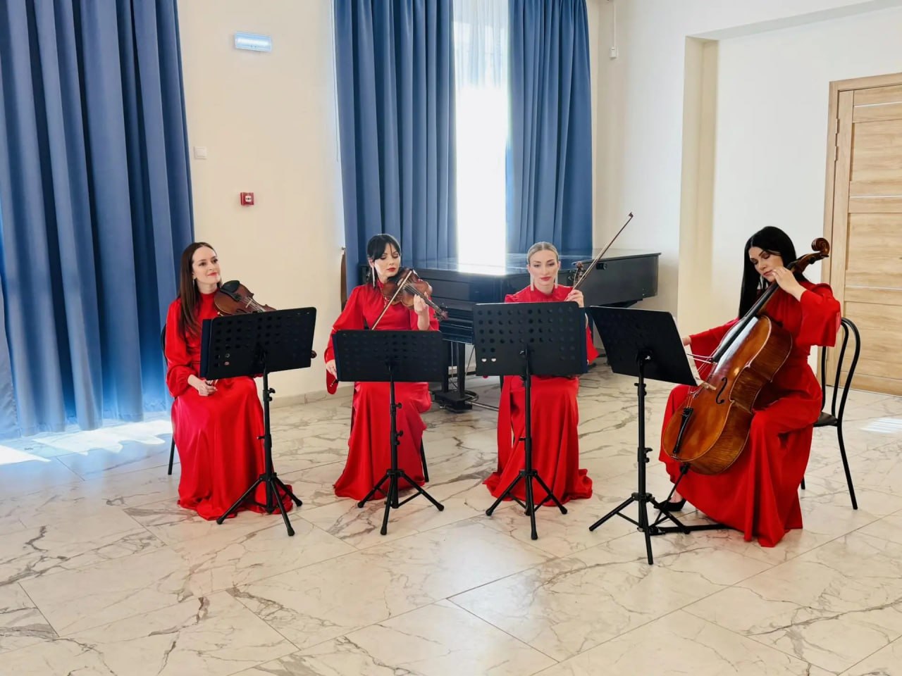 25 марта, в День работника культуры, в ДК «Космос» в Пересвете чествовали лучших представителей отрасли 25 марта, в День работника культуры, в ДК «Космос» в Пересвете чествовали лучших представителей отрасли