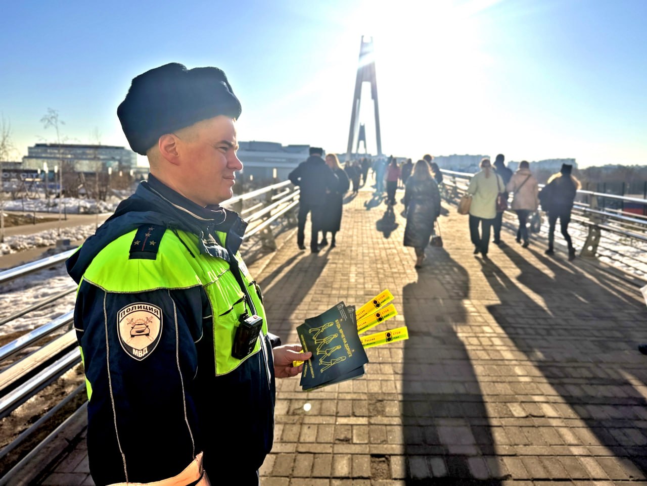 В Красногорске провели рейд по безопасности на пешеходном мосту в Павшинской пойме В Красногорске провели рейд по безопасности на пешеходном мосту в Павшинской пойме