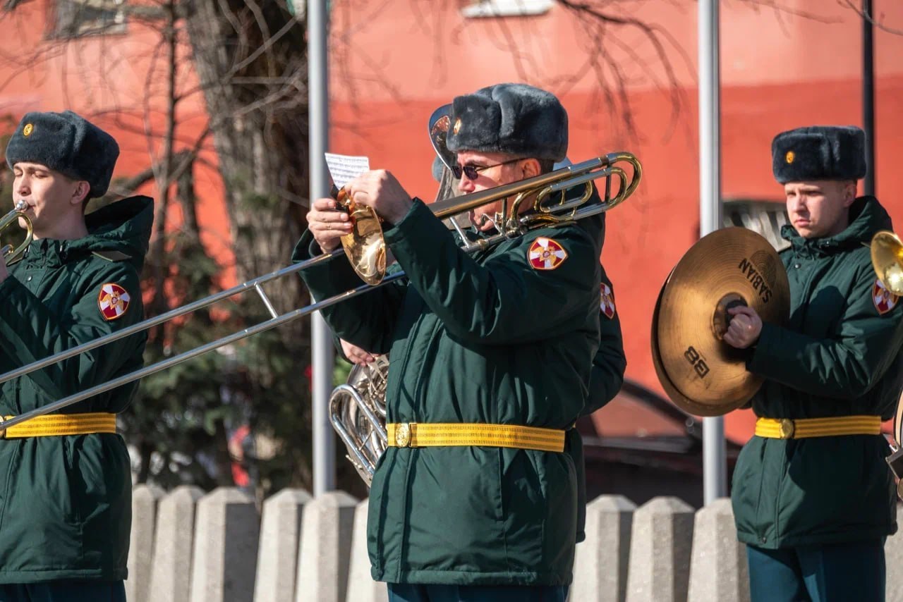 В Реутове почтили память военнослужащих Росгвардии В Реутове почтили память военнослужащих Росгвардии