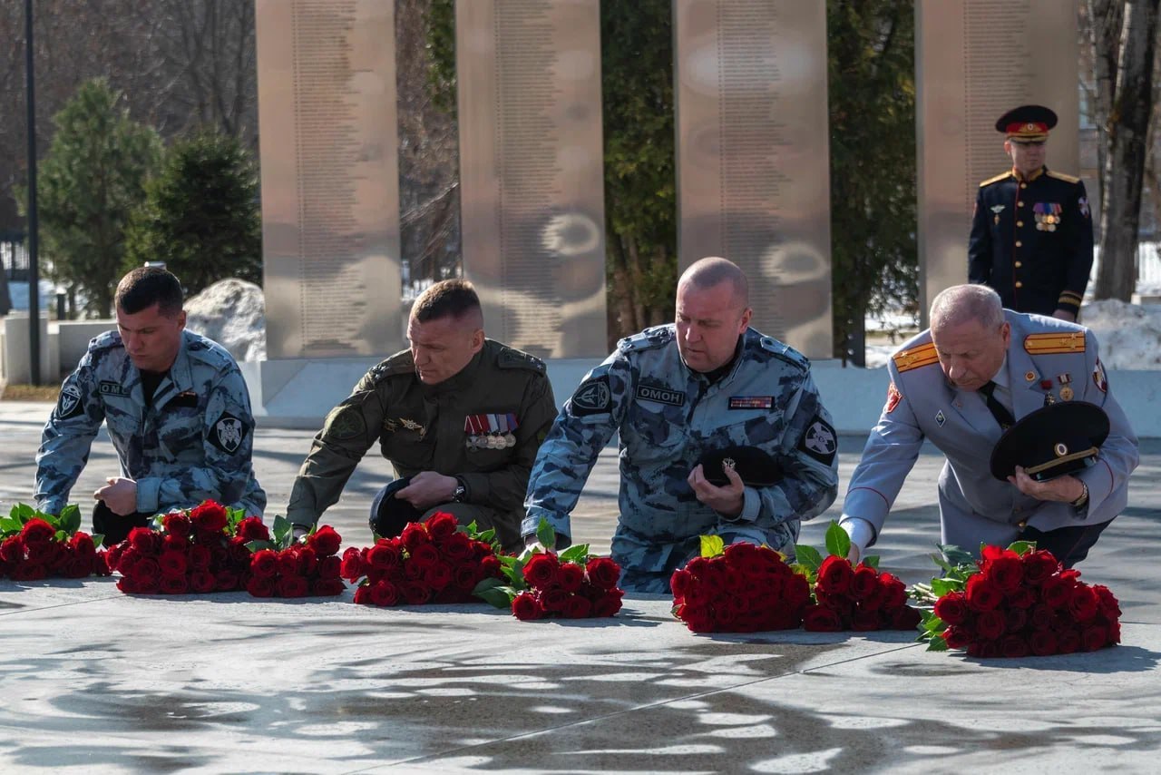 В Реутове почтили память военнослужащих Росгвардии В Реутове почтили память военнослужащих Росгвардии