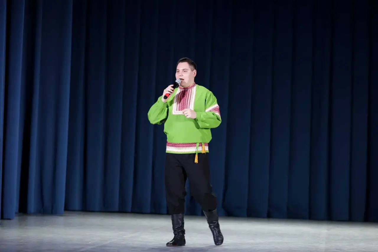 Заслуженный ансамбль «Донбасс» встретил профессиональный праздник на сцене в Подольске Заслуженный ансамбль «Донбасс» встретил профессиональный праздник на сцене в Подольске