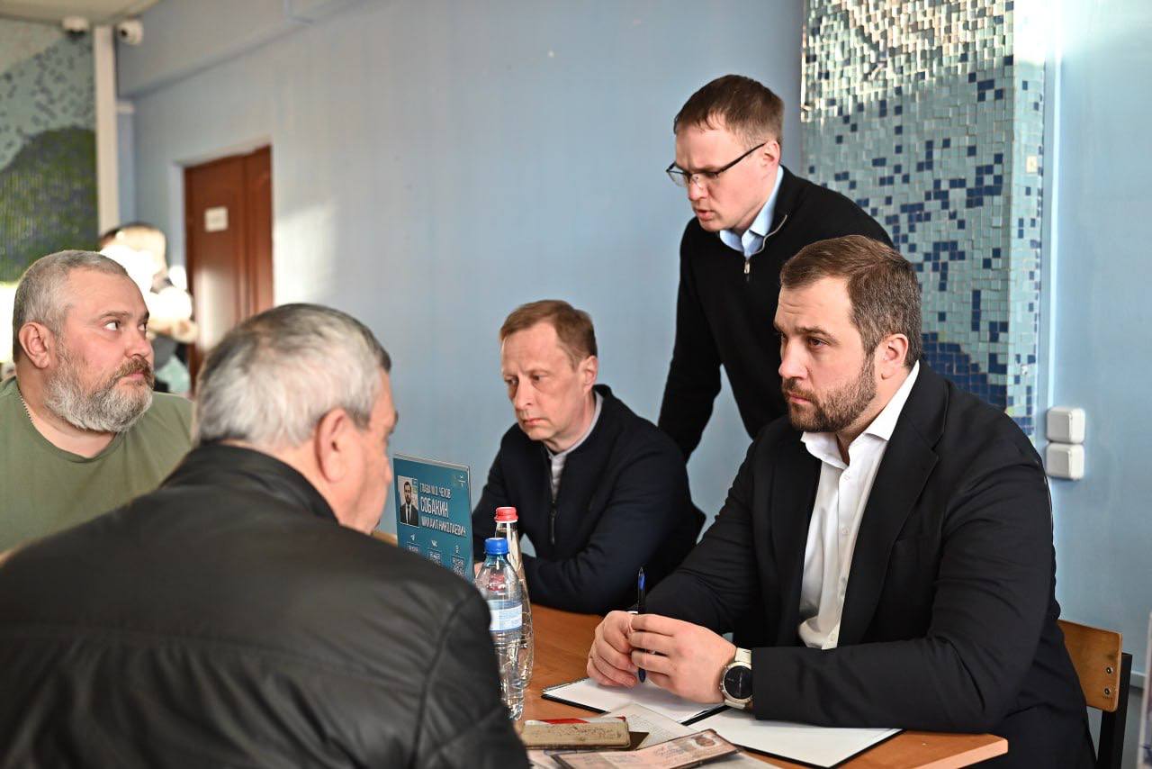 Михаил Собакин: Вечер четверга завершили традиционной «Выездной администрацией», в ходе которой принимали обращения от жителей деревни Васькино и соседних населенных пунктов