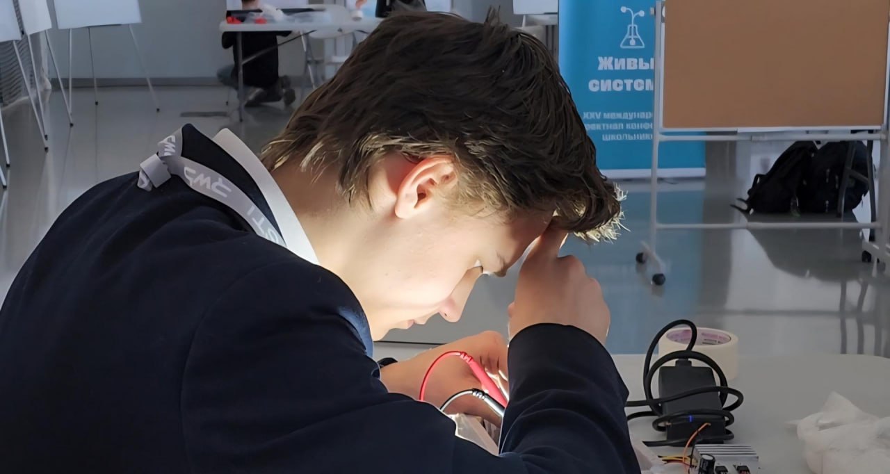 Неубиваемое колесо и ИИ-поиск питомцев: в Физтех-лицее Долгопрудного проходит конкурс инноваций Неубиваемое колесо и ИИ-поиск питомцев: в Физтех-лицее Долгопрудного проходит конкурс инноваций