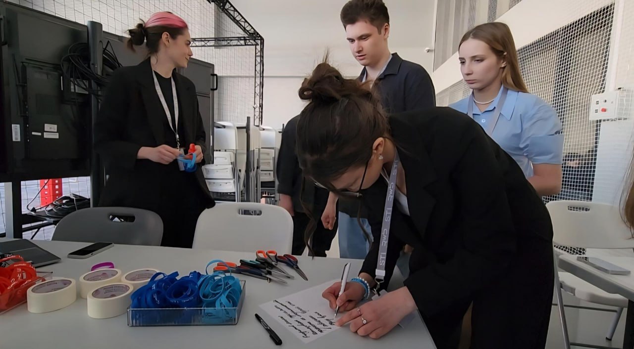 Неубиваемое колесо и ИИ-поиск питомцев: в Физтех-лицее Долгопрудного проходит конкурс инноваций Неубиваемое колесо и ИИ-поиск питомцев: в Физтех-лицее Долгопрудного проходит конкурс инноваций