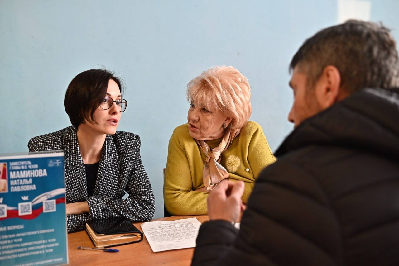 Михаил Собакин: Вечер четверга завершили традиционной «Выездной администрацией», в ходе которой принимали обращения от жителей деревни Васькино и соседних населенных пунктов Михаил Собакин: Вечер четверга завершили традиционной «Выездной администрацией», в ходе которой принимали обращения от жителей деревни Васькино и соседних населенных пунктов