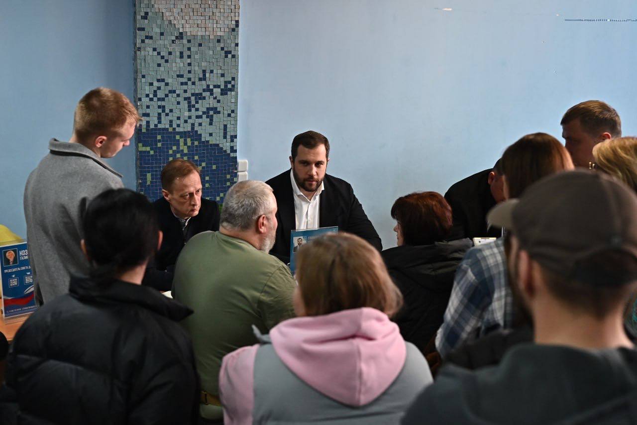 Михаил Собакин: Вечер четверга завершили традиционной «Выездной администрацией», в ходе которой принимали обращения от жителей деревни Васькино и соседних населенных пунктов Михаил Собакин: Вечер четверга завершили традиционной «Выездной администрацией», в ходе которой принимали обращения от жителей деревни Васькино и соседних населенных пунктов