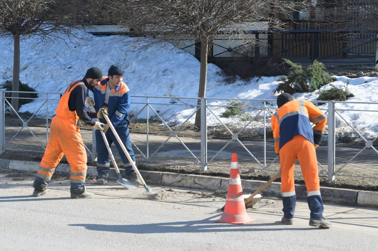 На региональных дорогах Дмитровского округа специалисты «Мосавтодора» в ходе работ по содержанию провели уборку и ремонт элементов инфраструктуры. На региональных дорогах Дмитровского округа специалисты «Мосавтодора» в ходе работ по содержанию провели уборку и ремонт элементов инфраструктуры.