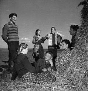 РетроГрадЪ — крупнейший в Телеграме фотоархив с материалами из разных эпох: