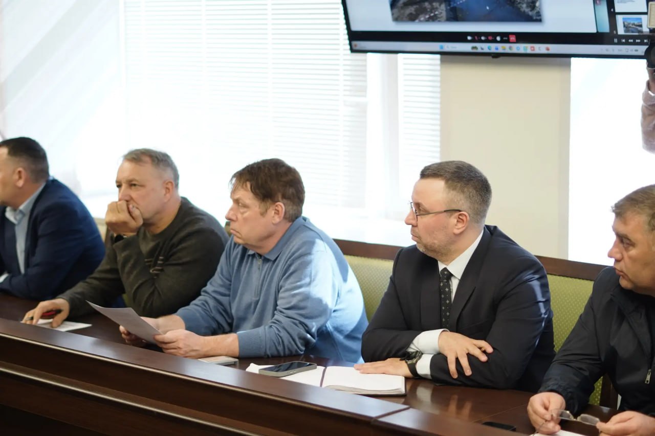 В рамках «Дорожного часа» глава Сергиево-Посадского округа Оксана Ероханова совместно с профильными заместителями и руководителями структурных подразделений разобрали ряд вопросов, касающихся ремонта дорожного полотна... В рамках «Дорожного часа» глава Сергиево-Посадского округа Оксана Ероханова совместно с профильными заместителями и руководителями структурных подразделений разобрали ряд вопросов, касающихся ремонта дорожного полотна...