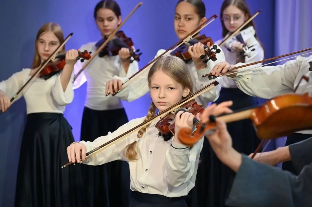 В городском округе Серпухов отметили труд тех, кто наполняет нашу жизнь творчеством В городском округе Серпухов отметили труд тех, кто наполняет нашу жизнь творчеством