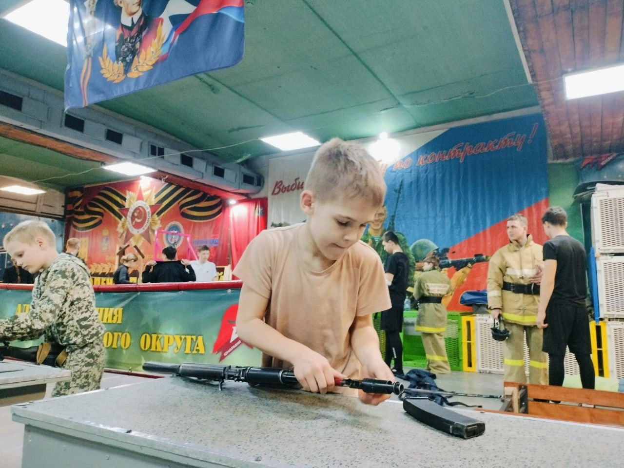 Воспитанники Центра образования №21, Центра допризывной подготовки молодёжи и Хуторского казачьего общества «Перовское» приступили к подготовке к Всероссийским военно-спортивным соревнованиям «Зарница», которые состоятся 29... Воспитанники Центра образования №21, Центра допризывной подготовки молодёжи и Хуторского казачьего общества «Перовское» приступили к подготовке к Всероссийским военно-спортивным соревнованиям «Зарница», которые состоятся 29...