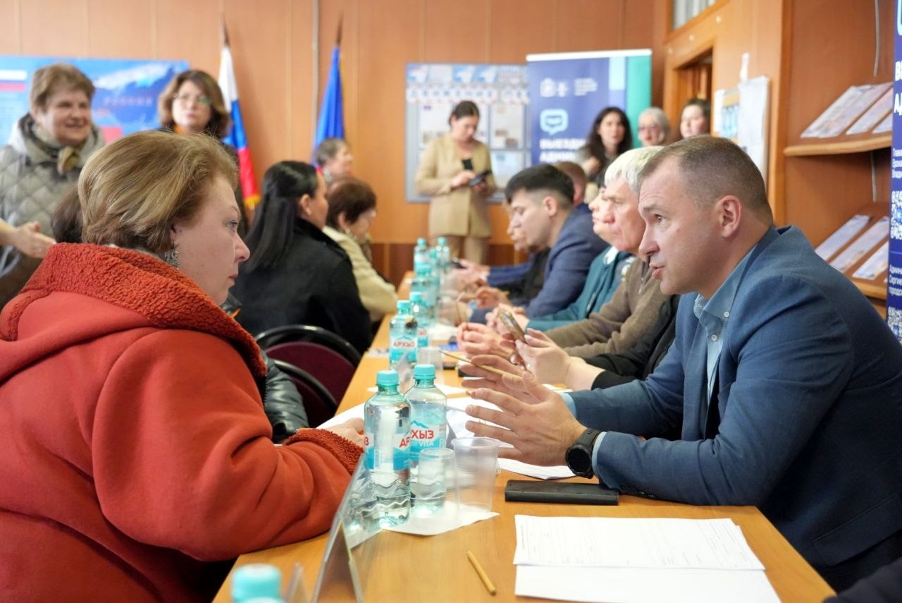 Сегодня провели очередную встречу в формате «Выездной администрации» в Краснозаводске Сегодня провели очередную встречу в формате «Выездной администрации» в Краснозаводске