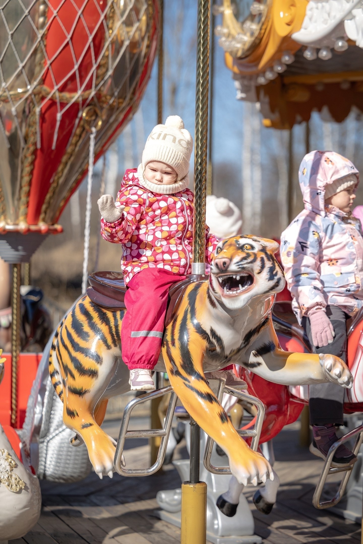 Карусель "Сказка" в городском парке м.о. Чехов приглашает детей на бесплатный аттракцион в Городском парке