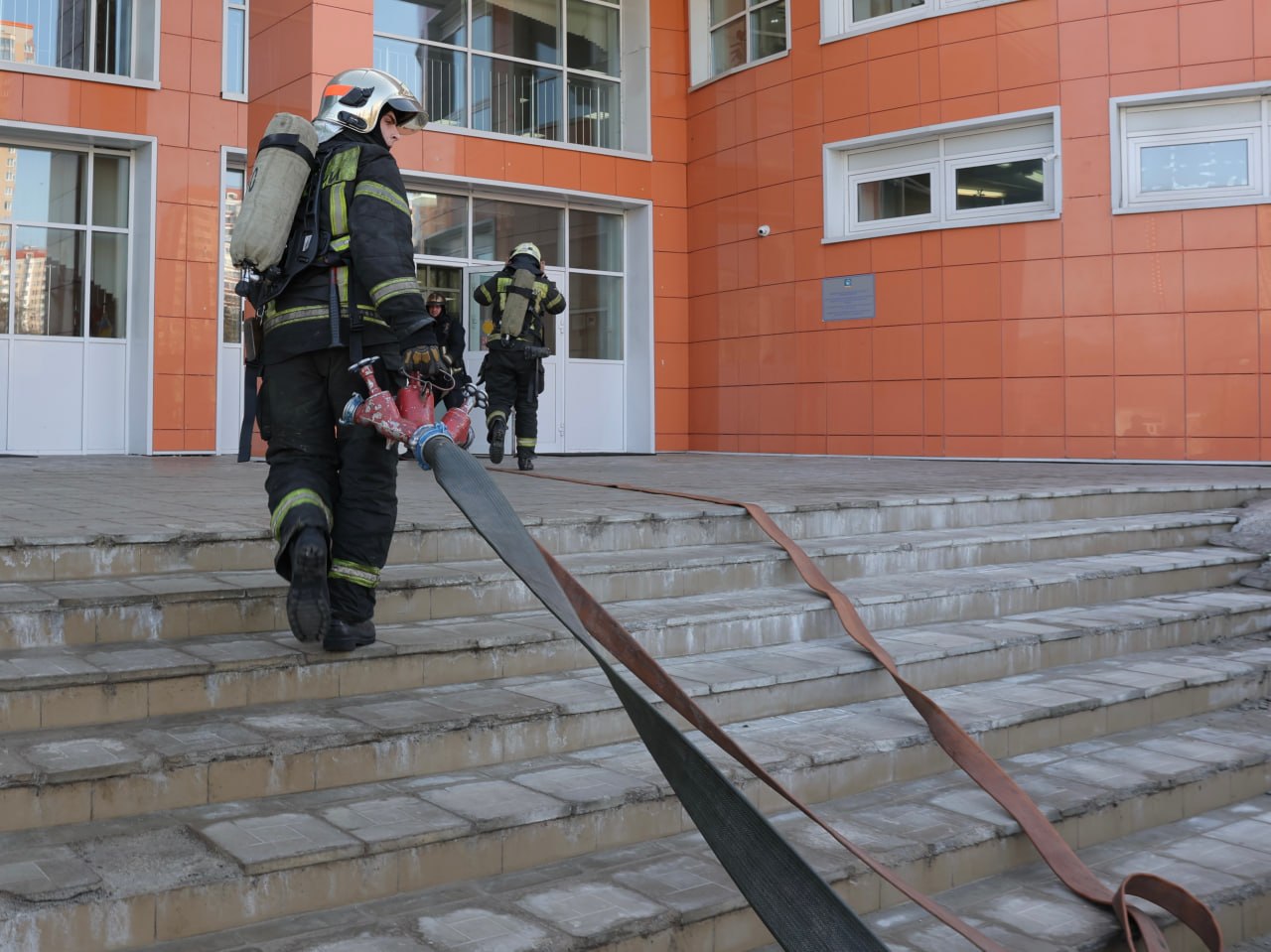 В лицее №5 прошли масштабные учения по ликвидации условного пожара В лицее №5 прошли масштабные учения по ликвидации условного пожара