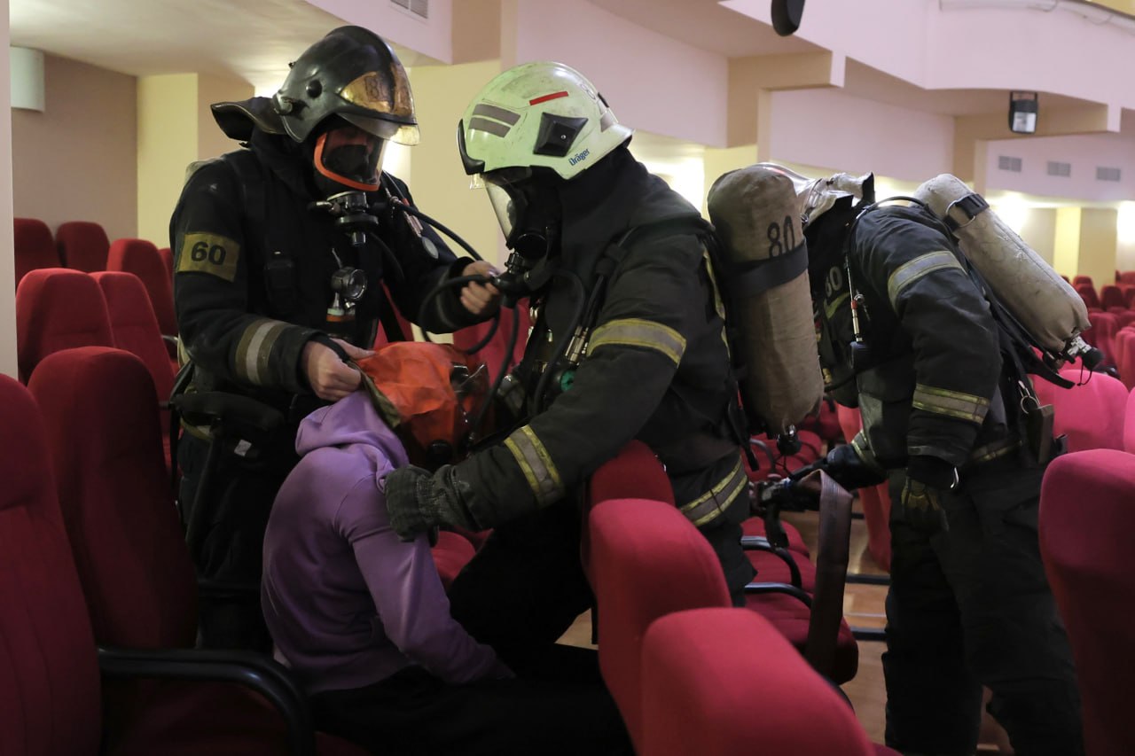 В лицее №5 прошли масштабные учения по ликвидации условного пожара В лицее №5 прошли масштабные учения по ликвидации условного пожара