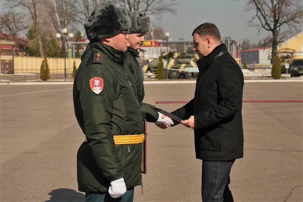 В преддверии Дня войск национальной гвардии Российской Федерации глава Реутова поздравил росгвардейцев В преддверии Дня войск национальной гвардии Российской Федерации глава Реутова поздравил росгвардейцев