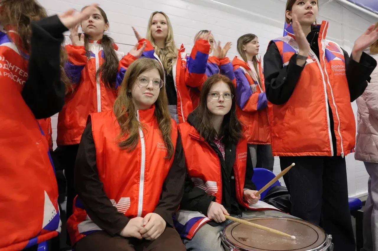 Только-только в Королеве закончился финальный матч Ночной хоккейной лиги среди любителей 50+ Только-только в Королеве закончился финальный матч Ночной хоккейной лиги среди любителей 50+