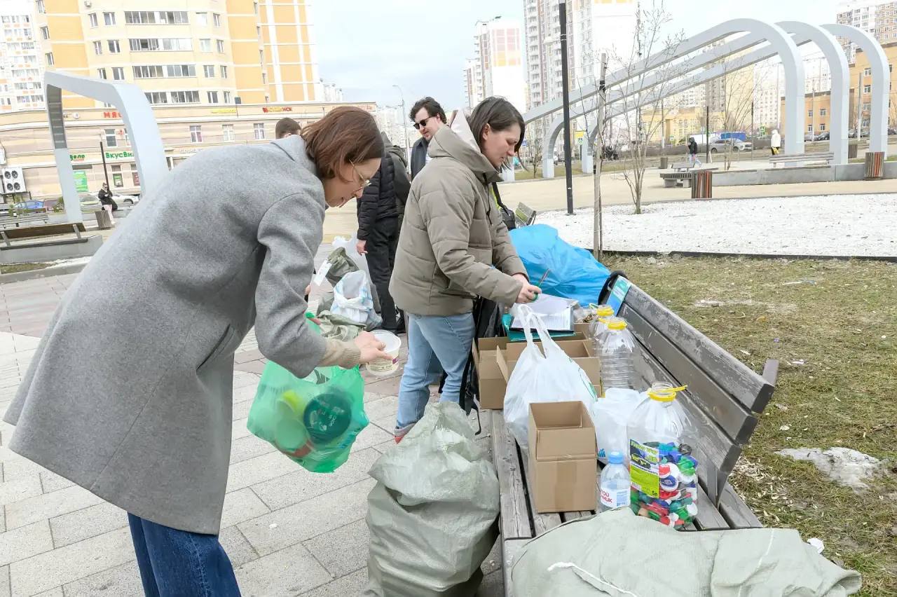 В Кузнечиках собрали 113 мешков вторсырья В Кузнечиках собрали 113 мешков вторсырья