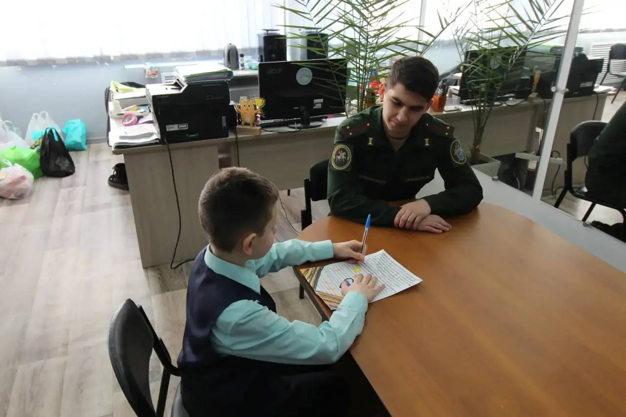 Сотрудники военных следственных органов СК России проводят патриотические мероприятия с кадетами и школьниками Сотрудники военных следственных органов СК России проводят патриотические мероприятия с кадетами и школьниками