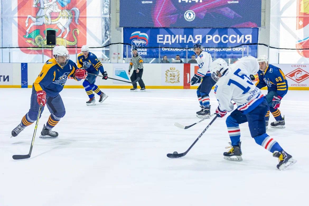 Шайбу! Шайбу!. Вот уже два года в Орехово-Зуеве есть настоящая точка притяжения для любителей «холодного» спорта Шайбу! Шайбу!. Вот уже два года в Орехово-Зуеве есть настоящая точка притяжения для любителей «холодного» спорта