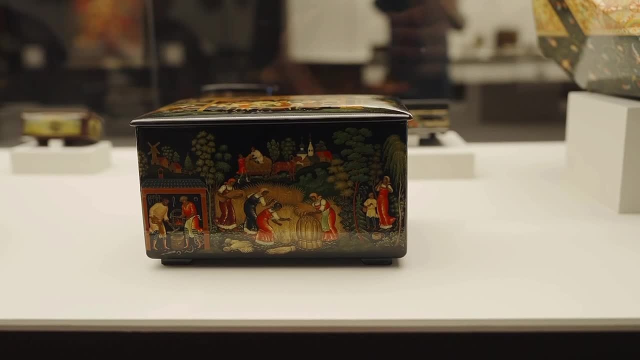 Татьяна Витушева: Об экспонатах с выставки «Лаки. Большая история в миниатюре: Федоскино, Палех, Мстёра и Холуй» в Музее «Новый Иерусалим» – в рубрике #музейныйвыходной