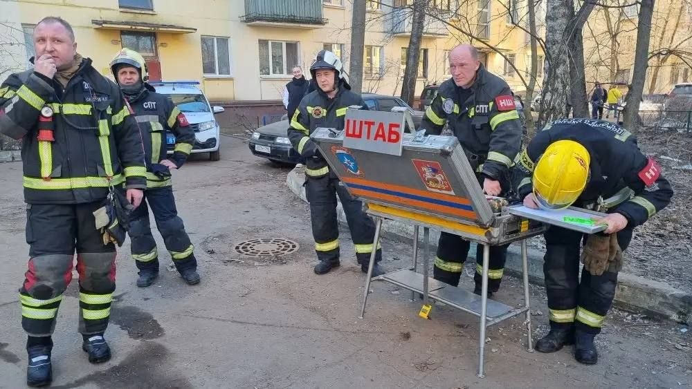 Сегодня произошел пожар в многоквартирном доме по улице Фрунзе, дом 12 Сегодня произошел пожар в многоквартирном доме по улице Фрунзе, дом 12