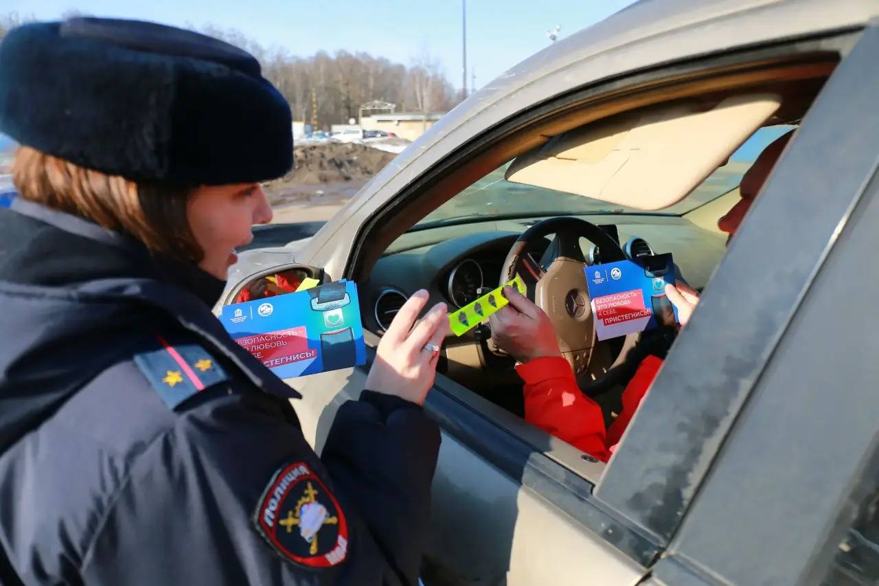 Сотрудники Госавтоинспекции Подольска и 8 СБ ДПС «Южный» провели профилактический рейд на оживленных трассах округа Сотрудники Госавтоинспекции Подольска и 8 СБ ДПС «Южный» провели профилактический рейд на оживленных трассах округа