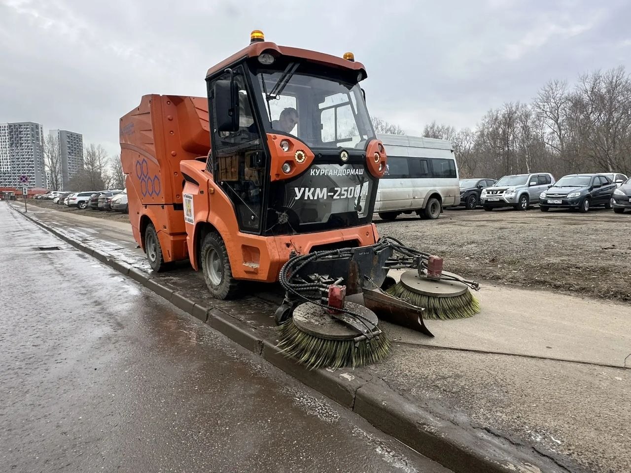 Владимир Волков: 225 многоквартирных домов капитально отремонтируем в округе в текущем году Владимир Волков: 225 многоквартирных домов капитально отремонтируем в округе в текущем году