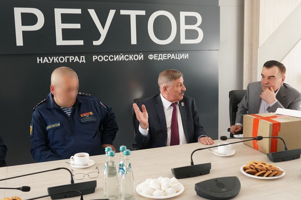 В Реутове передали станцию связи бойцам СВО В Реутове передали станцию связи бойцам СВО