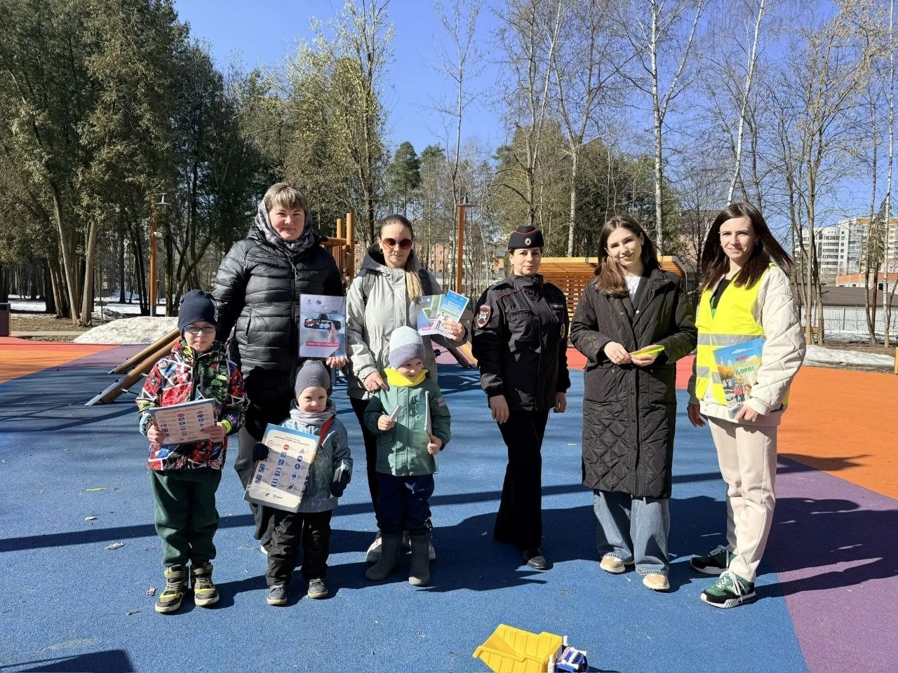 В парке «Папанинская дача» прошла акция «Один щелчок спасает жизнь» В парке «Папанинская дача» прошла акция «Один щелчок спасает жизнь»