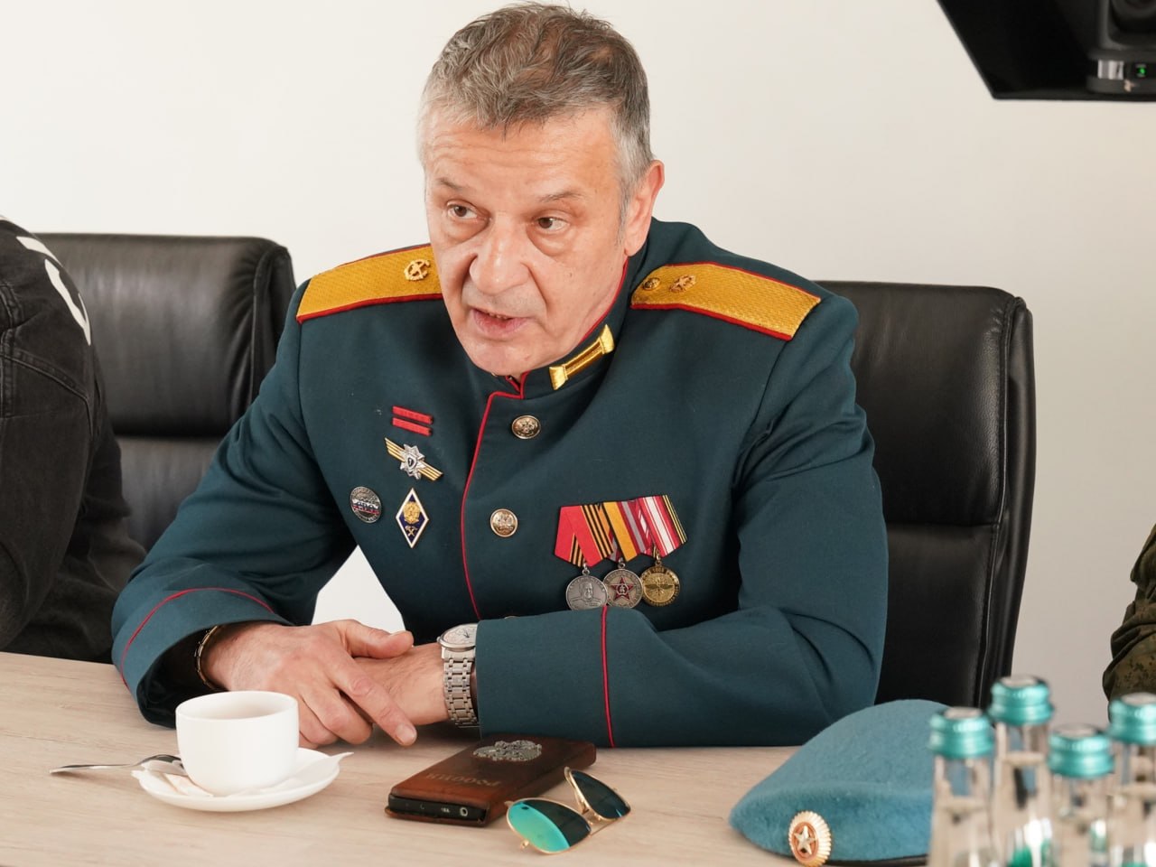 В Реутове передали станцию связи бойцам СВО В Реутове передали станцию связи бойцам СВО